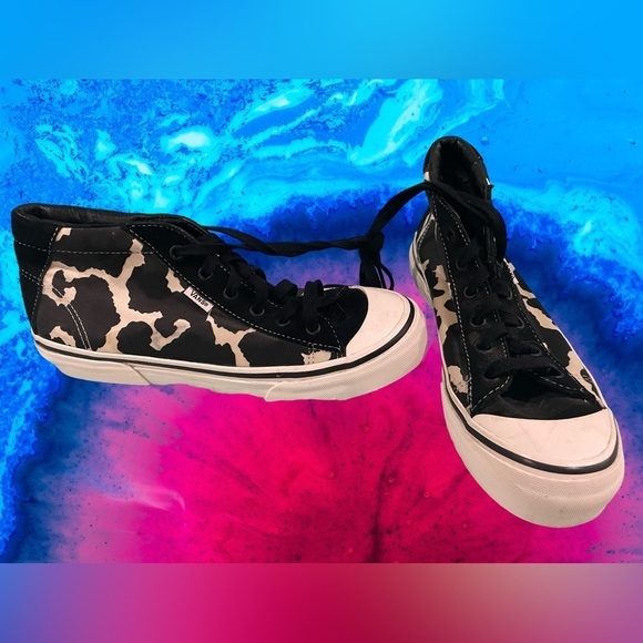 Vans cow print design. Women’s size 8 - Picture 1 of 3